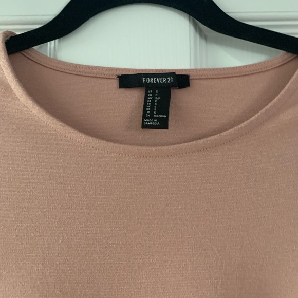 FOREVER 21 - Dusty Pink Peplum top - Size Small - Picture 3 of 4